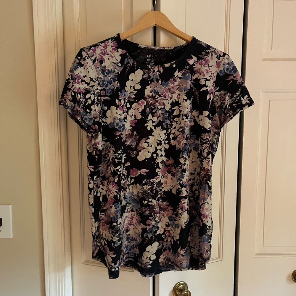 JJill fit progress shirt tail top